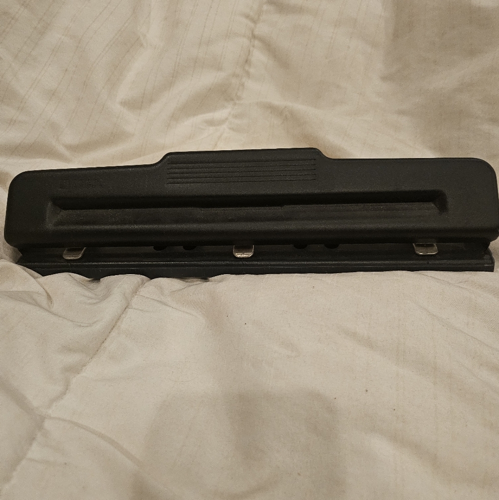 AC-CO Black 3 Hole Punch